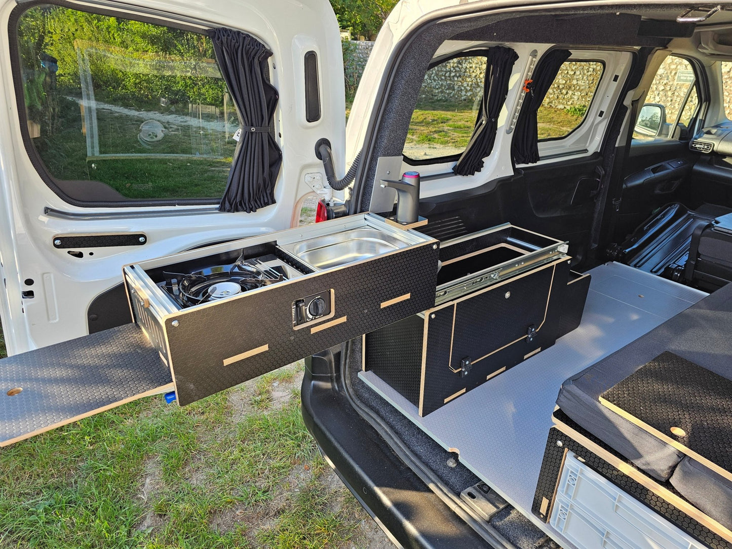 NEW Caddy - Pod sliding campervan kitchen (easy 3 part self - assemble) - Vangear - EU