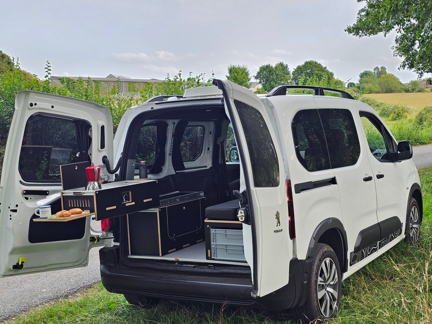 NEW Caddy - Pod sliding campervan kitchen (easy 3 part self - assemble) - Vangear - EU