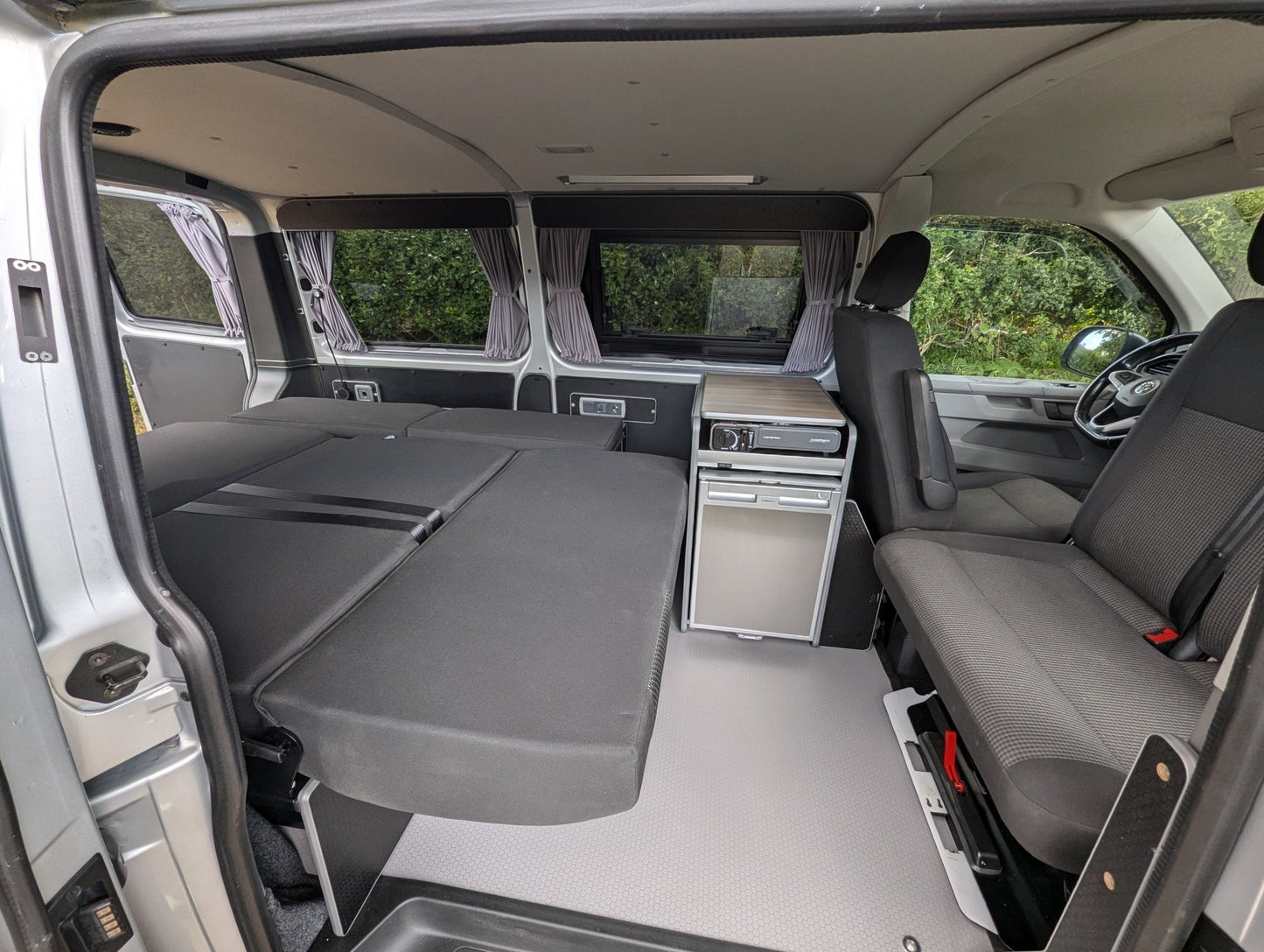 Vangear CRX - Pod Campervan Pod (Fridge NOT included) Black/Driftwood table - Vangear - EU