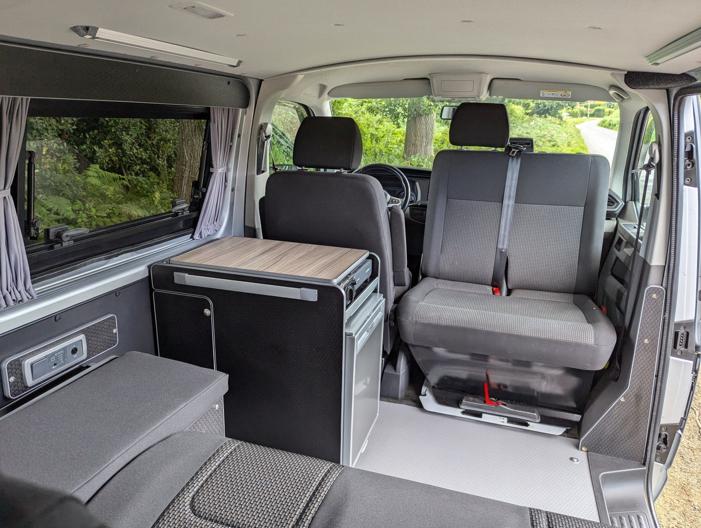 Vangear CRX - Pod Campervan Pod (Fridge NOT included) Black/Driftwood table - Vangear - EU