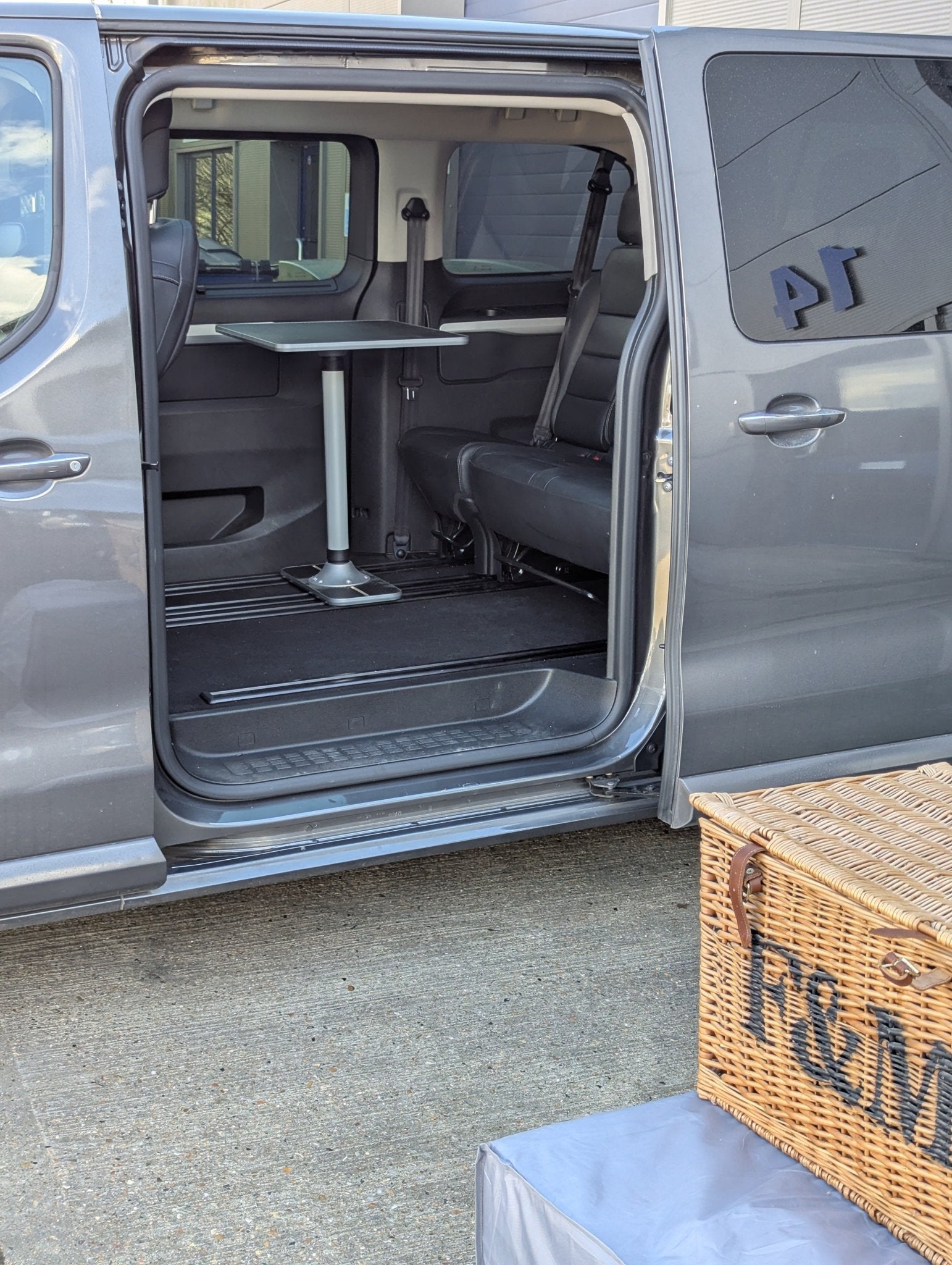 Vangear Table Stand - Citroen - Peugeot - Toyota - Vangear - EU
