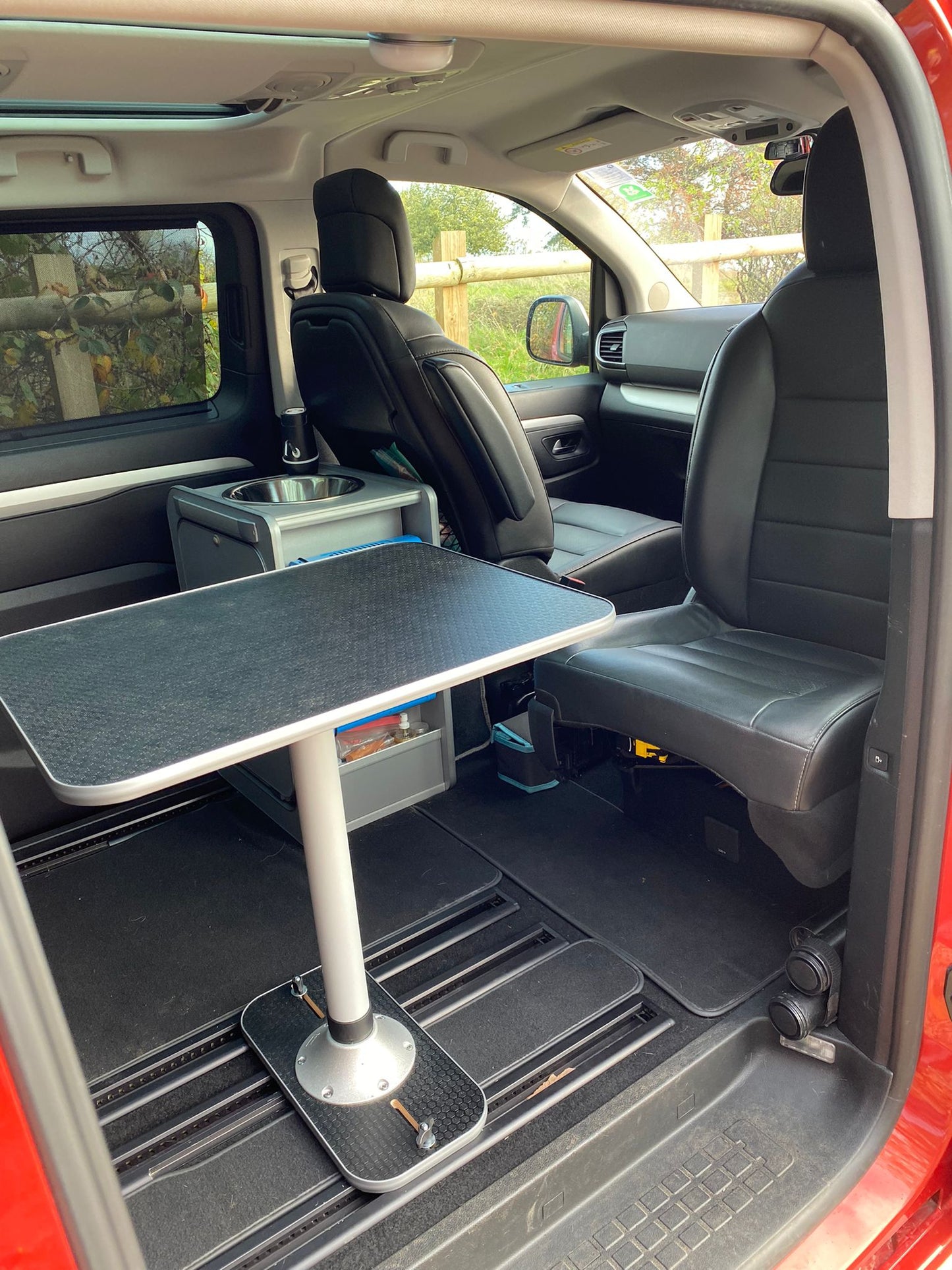 Vangear Table Stand-Citroen-Peugeot-Toyota - Vangear-EU