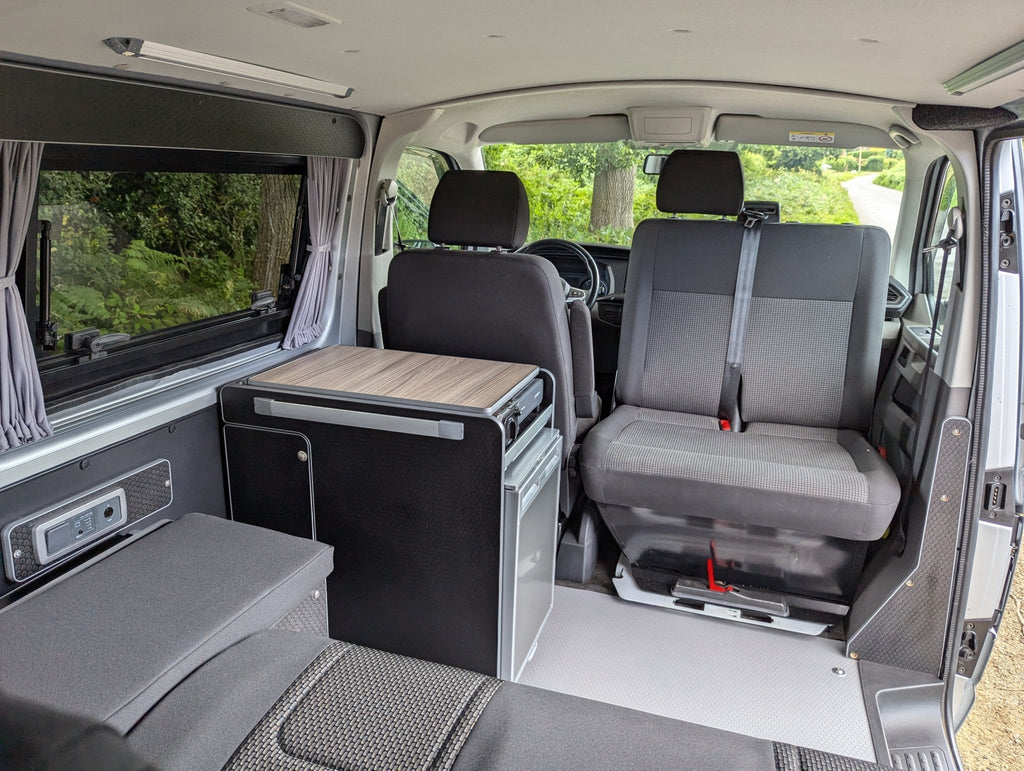 Vangear CRX - Pod Campervan Pod (Fridge NOT included) Black/Driftwood table - Vangear - EU